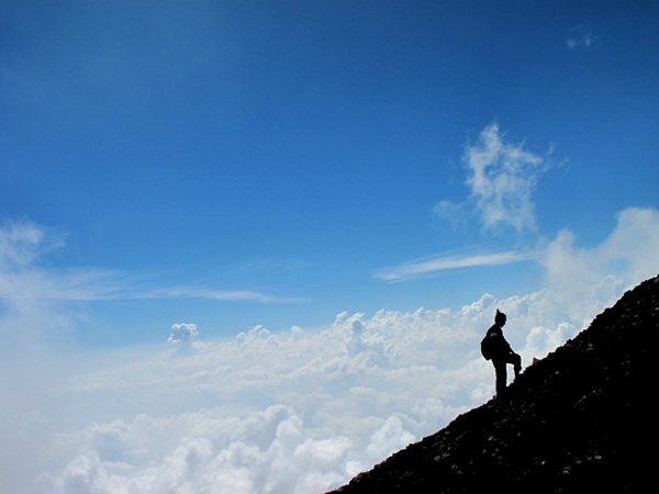 富士登山　雲海と