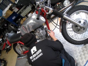 納車整備中
