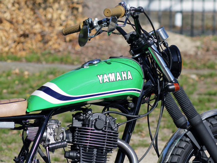 CLIFF SR用トラッカータンク FRP ナロー カスタム CLIFF SR用トラッカータンク FRP ナロー カスタム 希少!! SR用