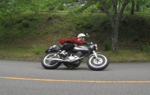 ノートン×ＴＴ１００ＧＰ攻める！